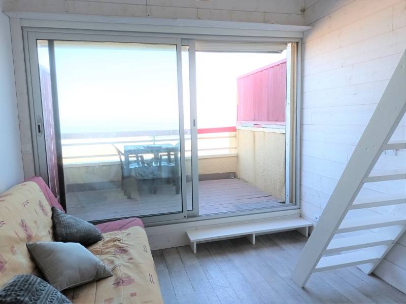 Studio mezzanine avec place de parking privative