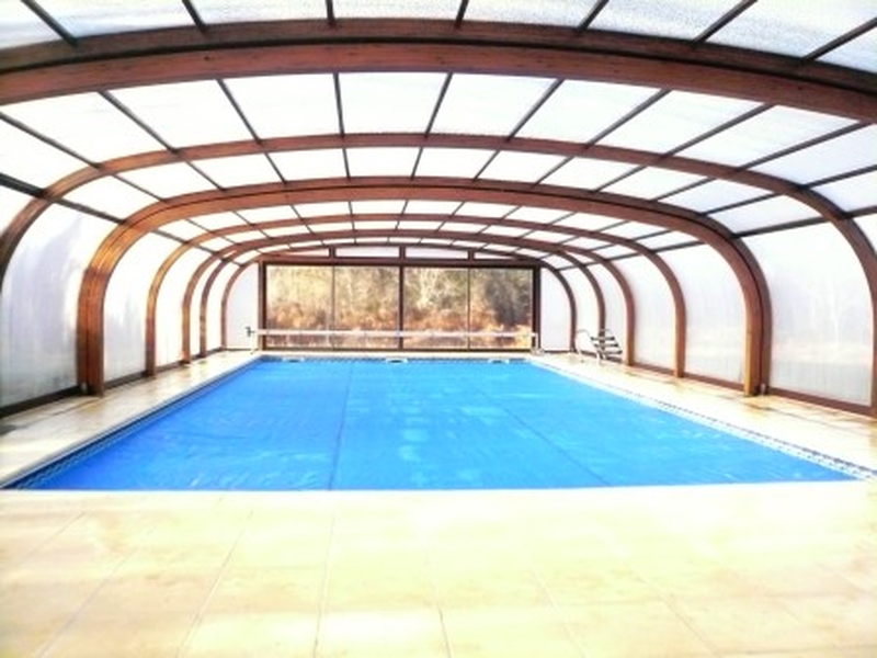 Espace détente avec piscine