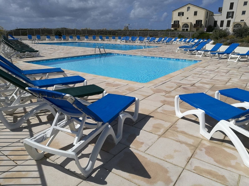 Piscine collective dans la résidence