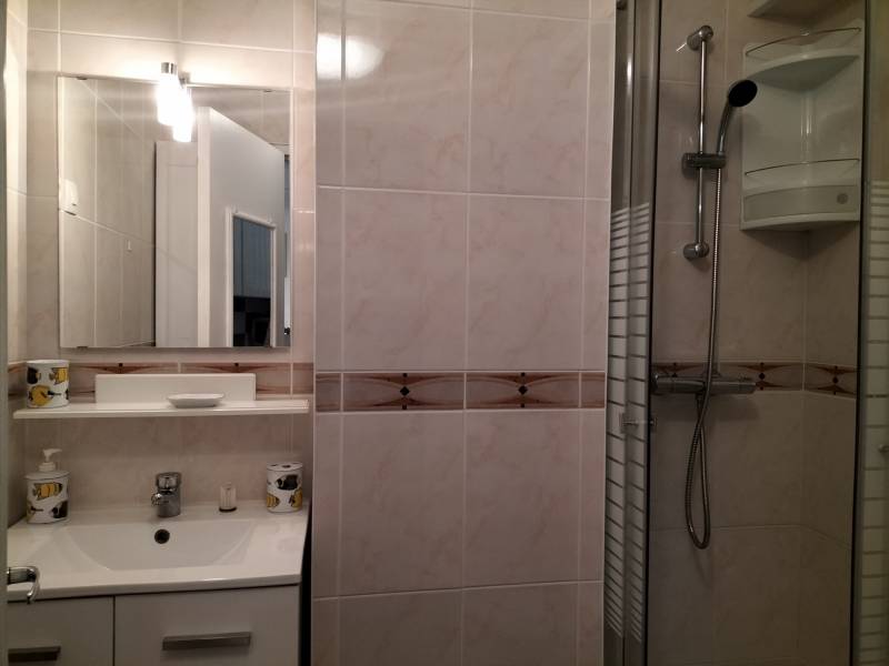Salle d'eau avec wc