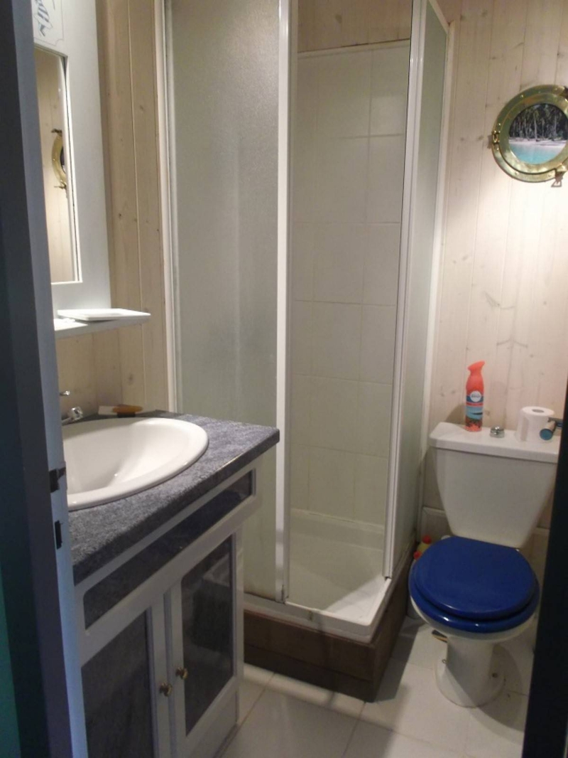 Salle d'eau avec wc