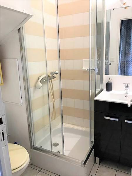 studio avec douche centre lacanau-océan