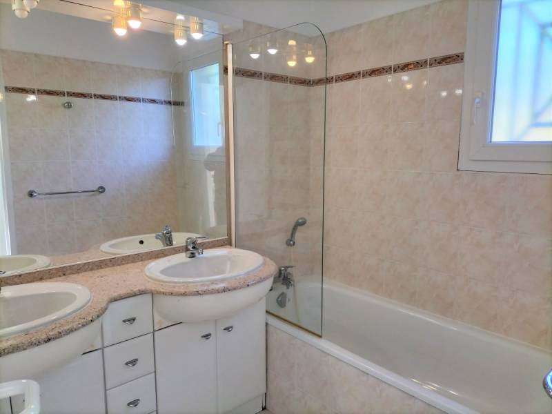 Salle de bains chambre 4