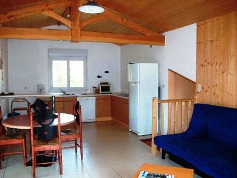 Lacanau-Océan à louer maison individuelle de type 3 dans un quartier résidentiel 
