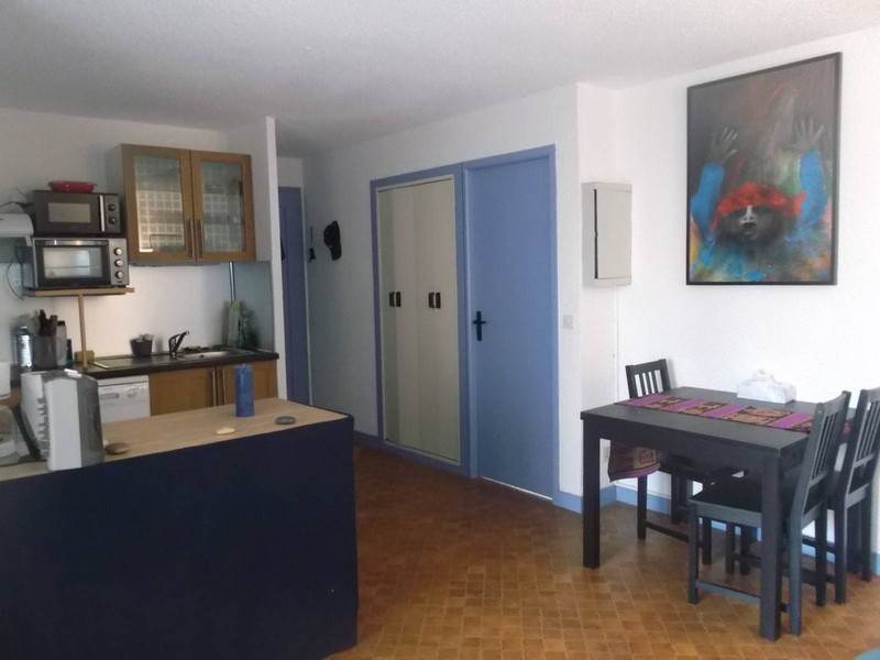Coin repas avec kitchenette
