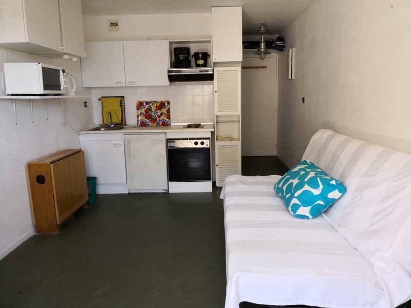 Pièce à vivre avec kitchenette