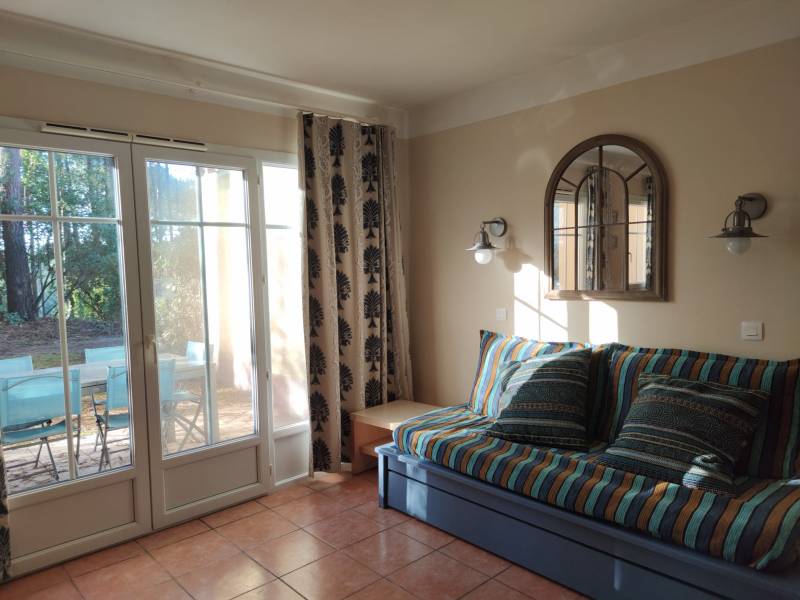 Agréable appartement à louer avec sa terrasse dans la pinède à Lacanau-Océan