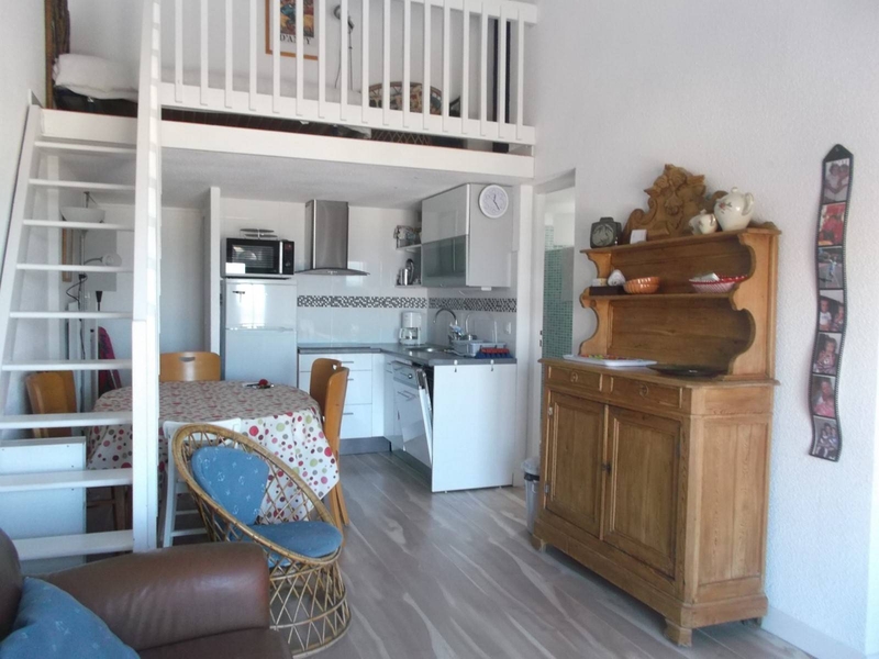 Séjour avec coin cuisine