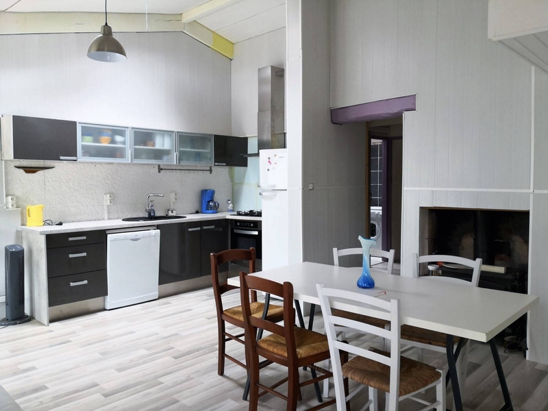 Séjour avec coin cuisine