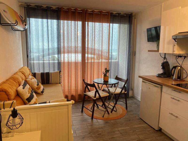 studio proche commerces lacanau