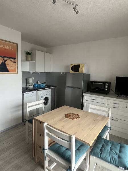 A Lacanau-Océan joli appartement pour 4 personnes à louer dans une résidence sécurisée avec ascenseur