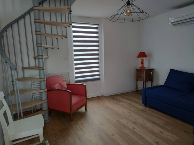 Jolie maison mitoyenne à louer avec 3 chambres située dans le quartier Sud à Lacanau