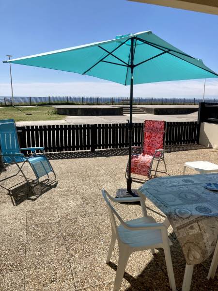 Agréable pavillon à louer avec 1 chambre et terrasse en première ligne à Lacanau-Océan