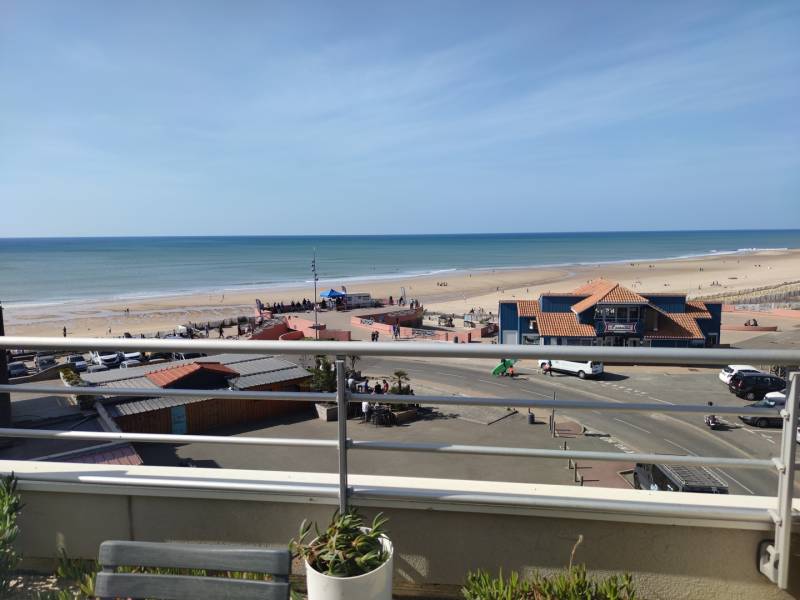 Agréable appartement avec sa belle terrasse et vue panoramique sur l'Océan