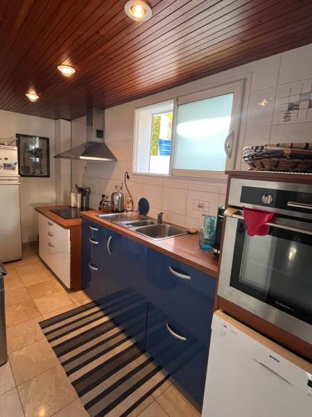 maison avec possibilité de rentrer la voiture sur le terrain