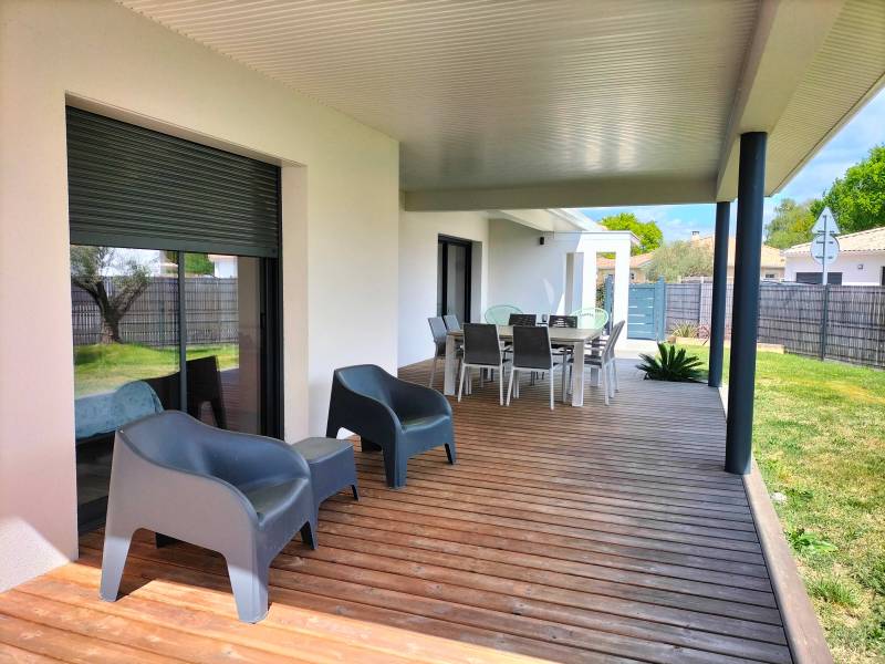 terrasse couverte maison belles prestations